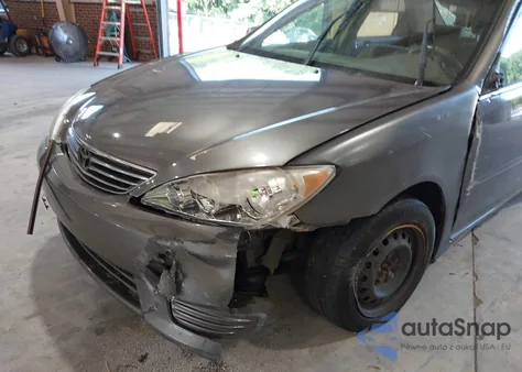 2006 Toyota Camry Le z USA, uszkodzony, nr VIN JTDBE32K563047994